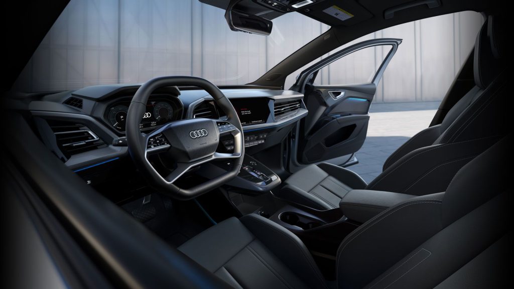 1920x1080 MY25 Q4 Sportback e tron Interior Driver 2527