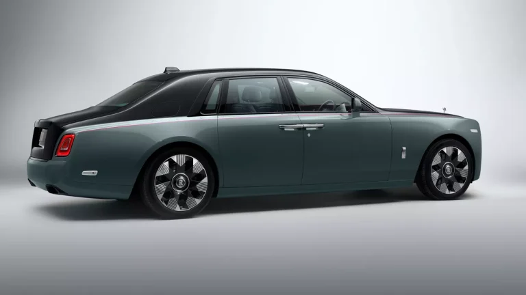 Rolls-Royce Phantom 2025 Model Year