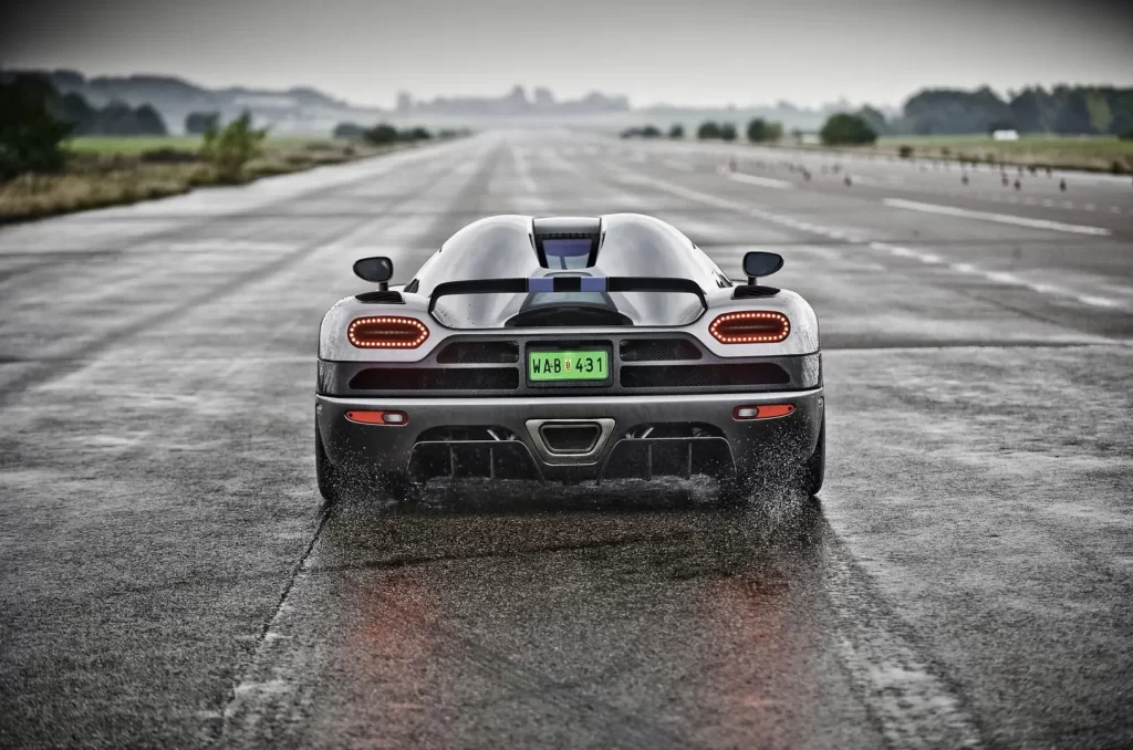 Koenigsegg Agera 3x1.jpg