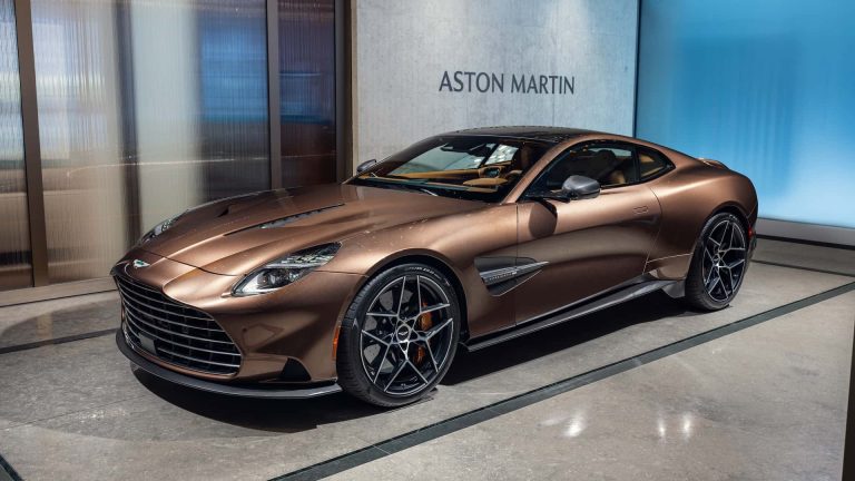 Aston Martin Vanquish 2025