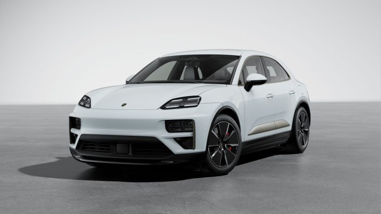 Porsche Macan Turbo Electric 2025