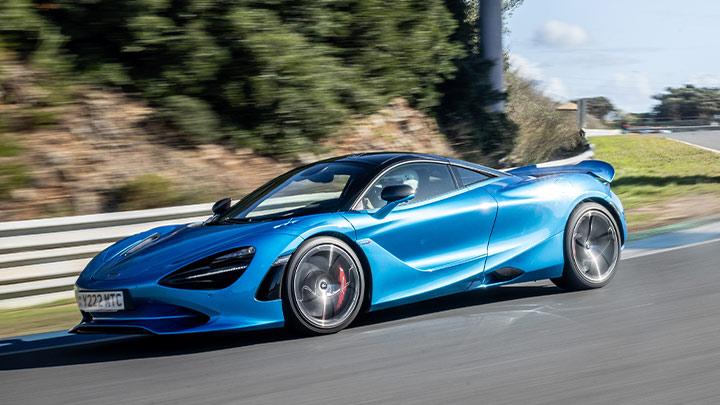 mclaren 750s driving 7