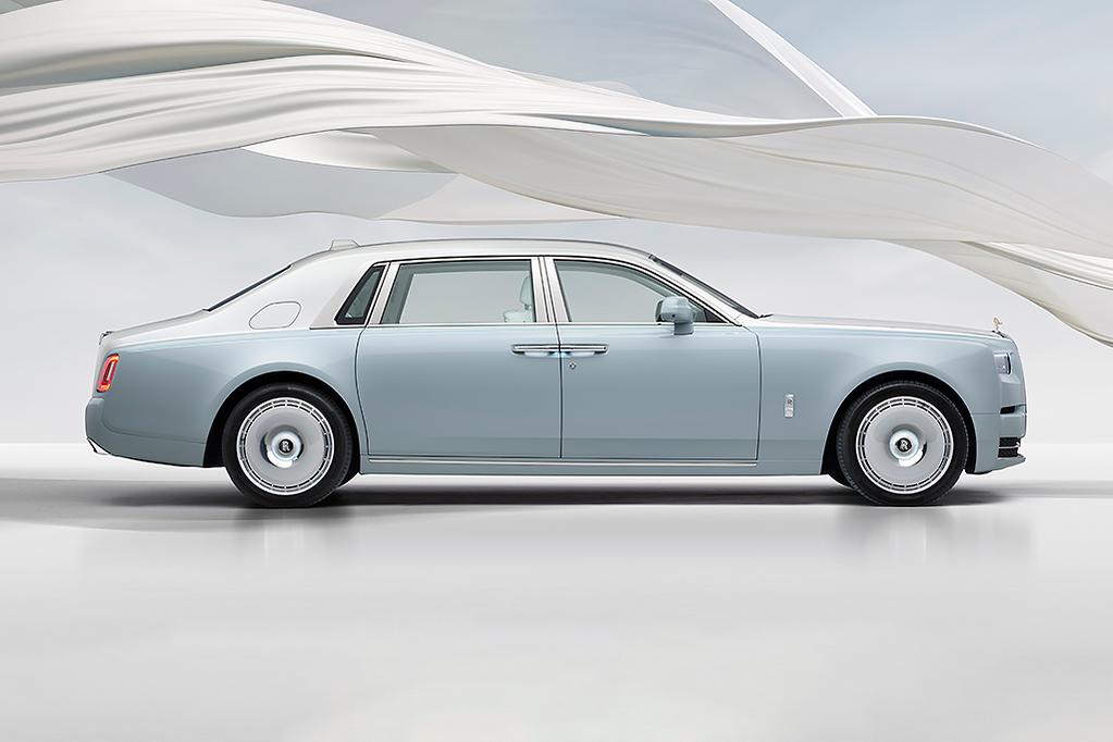 Rolls-Royce Phantom Scintilla 2025