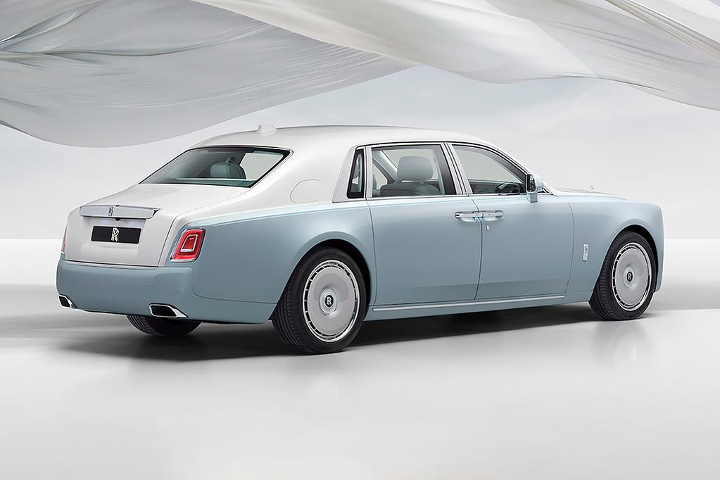 Rolls-Royce Phantom Scintilla 2025