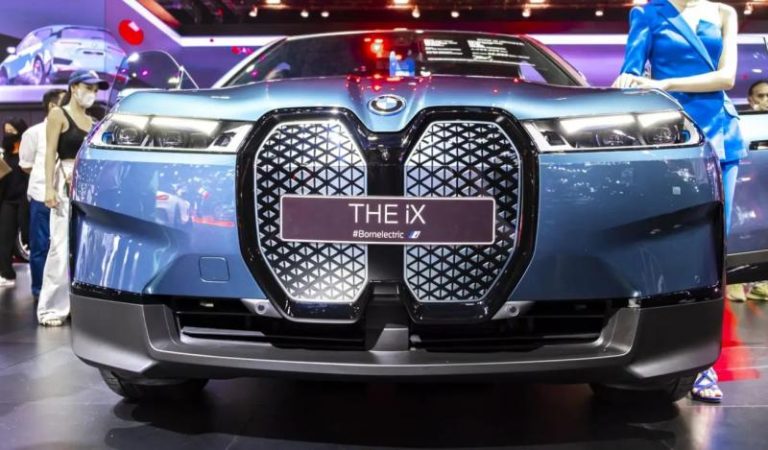 Updated BMW iX 5 Updated BMW iX
