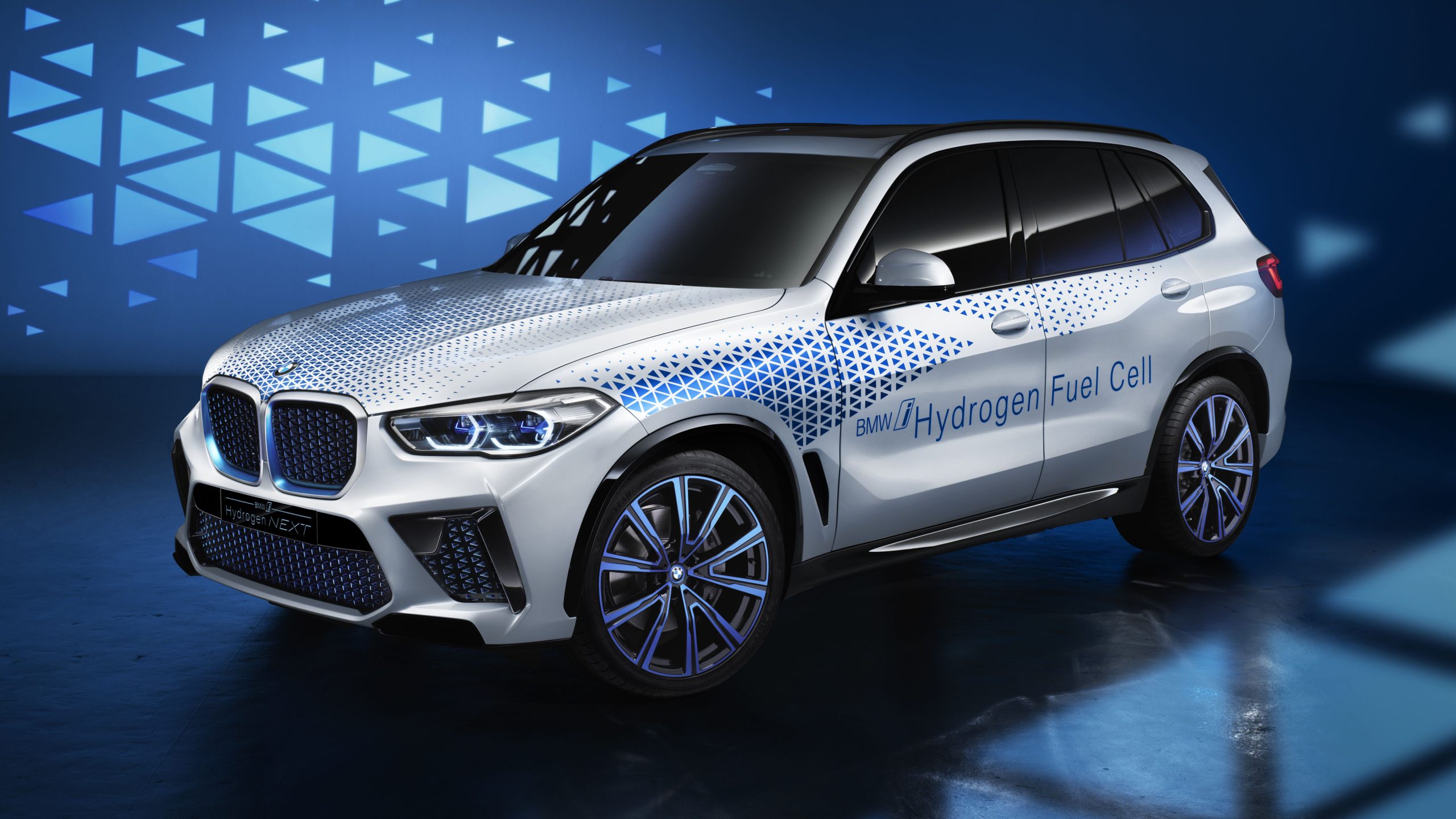 The New BMW X5 to Feature a Hydrogen Powertrain 1 The New BMW X5 to Feature a Hydrogen Powertrain